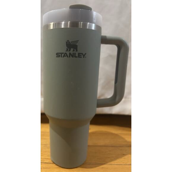 Stanley Other - Stanley 40 oz Quencher H2.0 Flowstate Tumbler in Olive Green